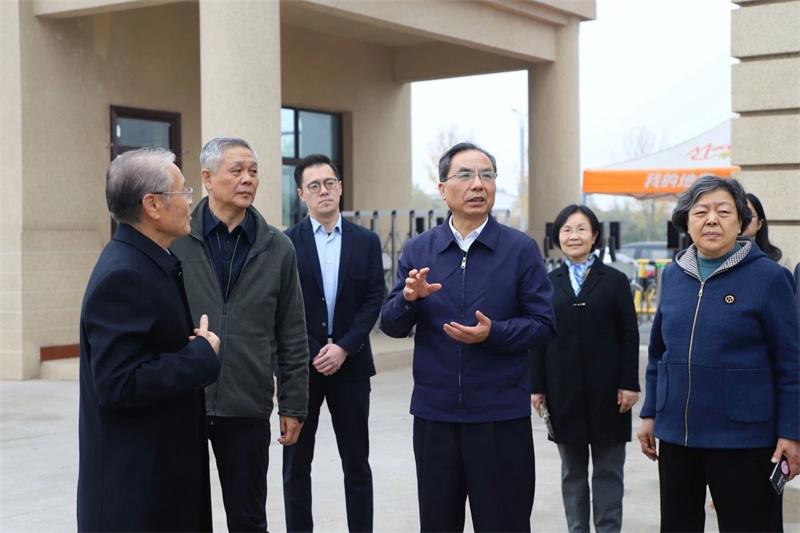 省委教育工委专职副书记尹洪斌到玩球调研指导