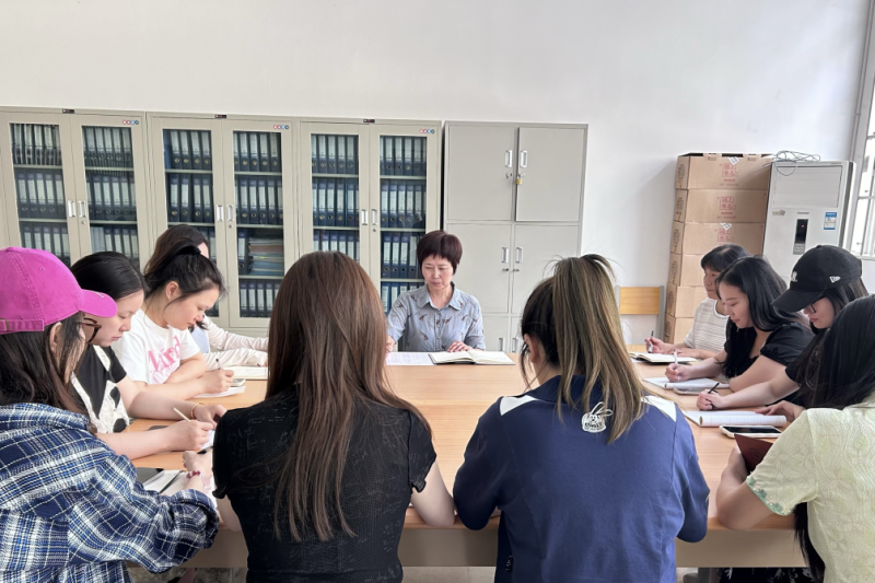 玩球工会主席魏颖华深入教育学院开展专题调研