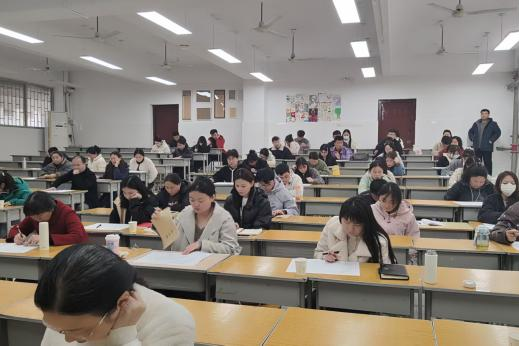 玩球高等学历继续教育2025年线下面授教学顺利开展