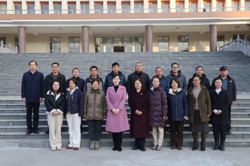 玩球召开2025年度职称评审会议