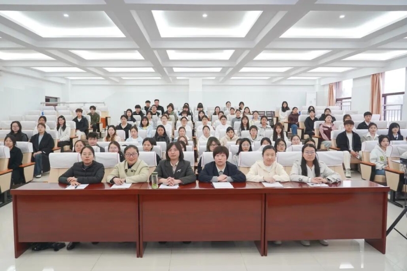 玩球举行“资助护航，逐梦远航”主题演讲比赛