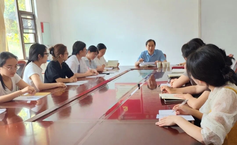 玩球副校长张臻教授深入药学与医学技术学院开展专题调研