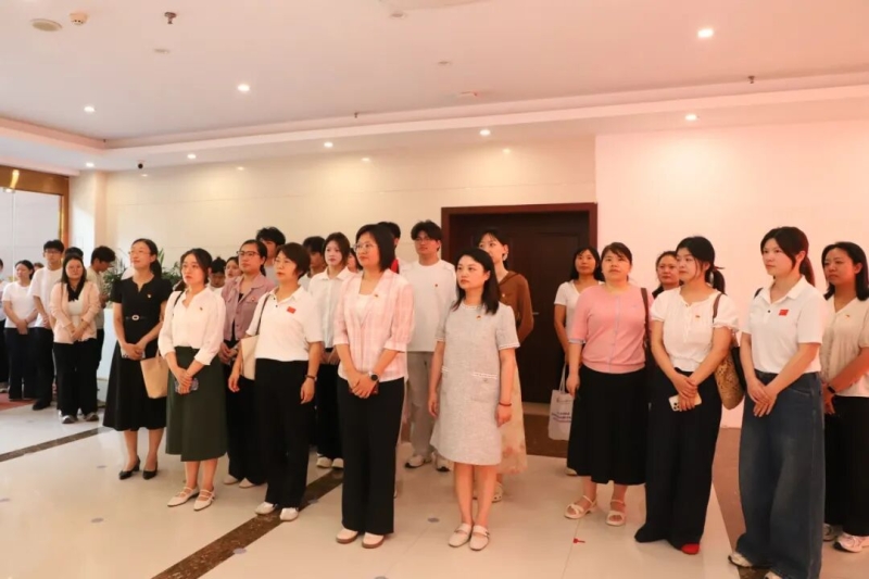 玩球马克思主义学院组织教师赴郑州党史馆开展教师能力提升研修活动