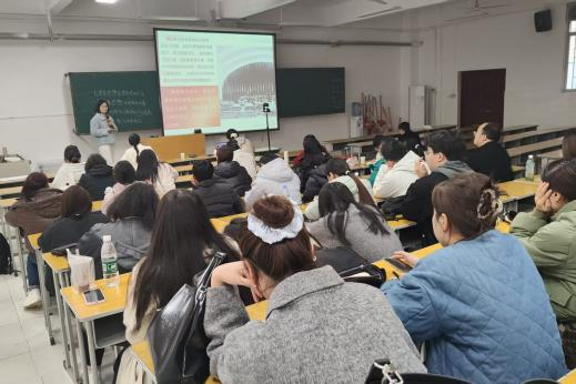 玩球平台高等学历继续教育2025年线下面授教学顺利开展