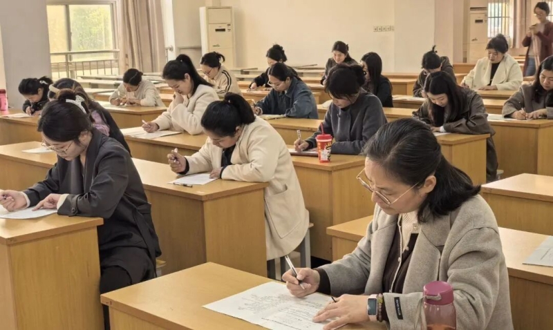 “以赛促能强本领，匠心育人谱新篇”，玩球成功举办第六届辅导员素质能力大赛