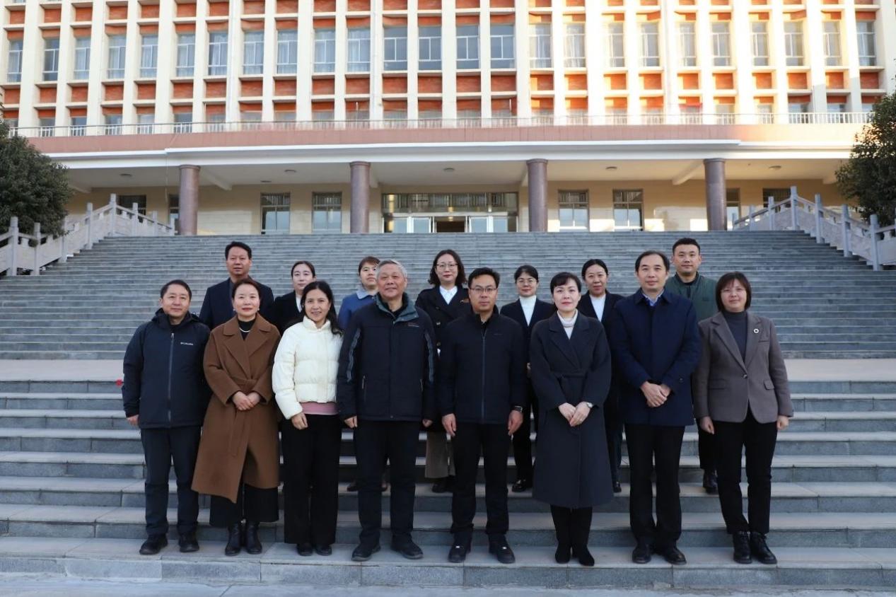 玩球召开2024年度职称评审会议