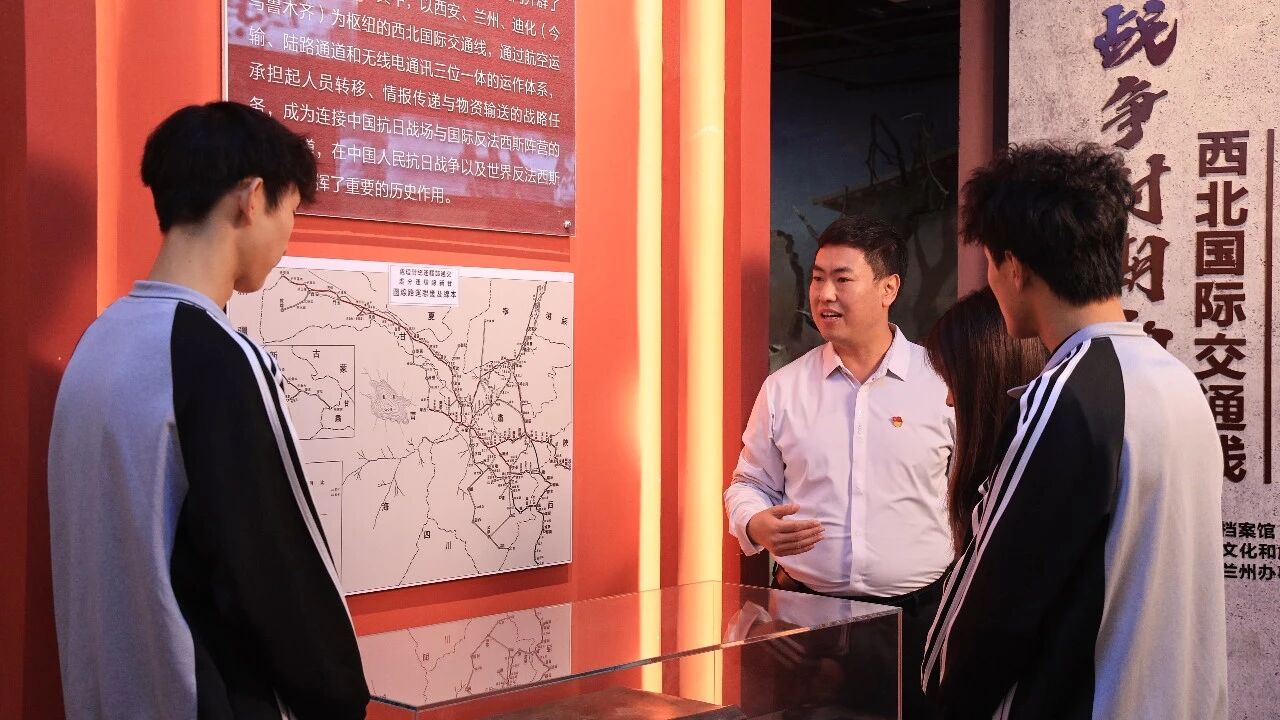 伟德源自英国始于1946马克思主义学院在八路军兰州办事处纪念馆开展&ldquo;场馆里的思政课&rdquo;主题实践教学活动