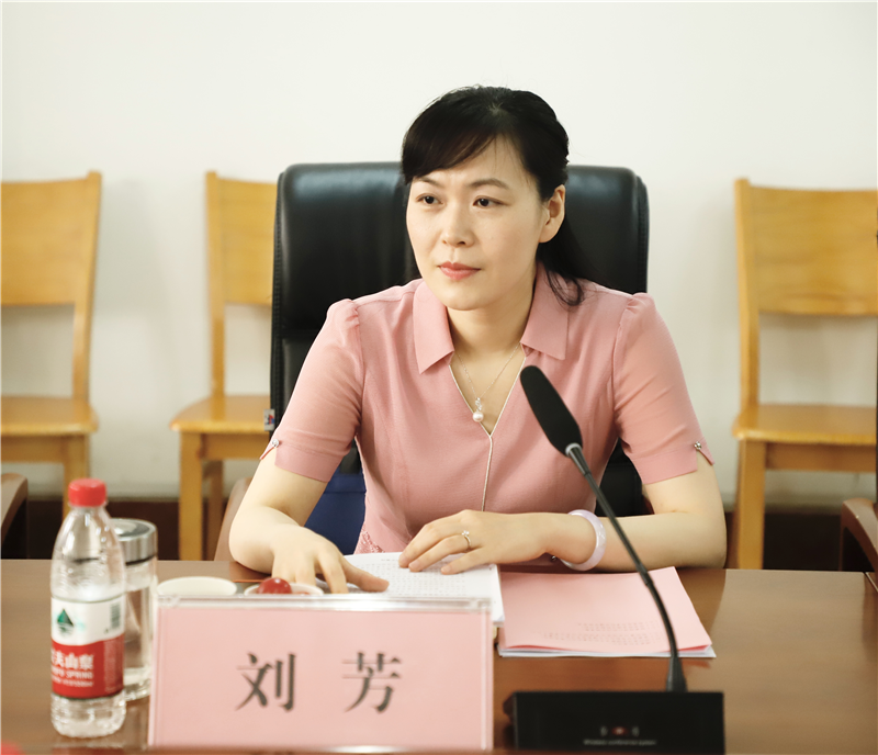 省教育厅年检工作组莅临玩球检查指导工作