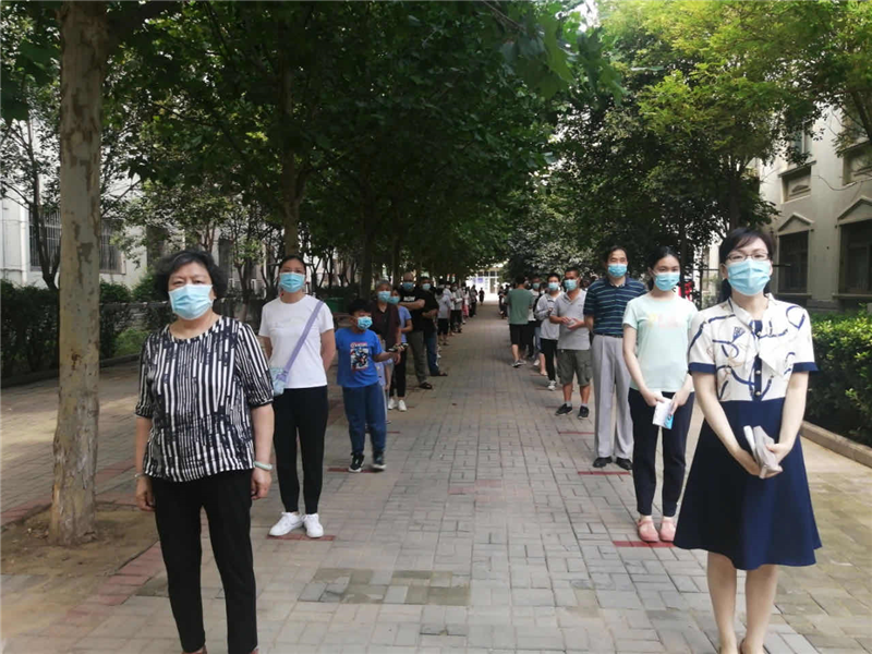 应检尽检  玩球第二轮核酸检测高效有序