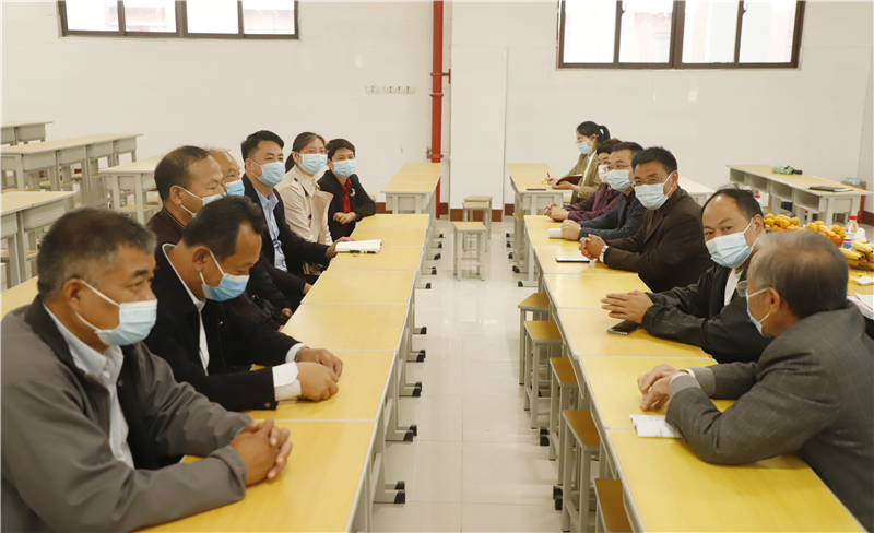 新密市高校疫情防控开学验收检查组一行到玩球新密校区检查工作