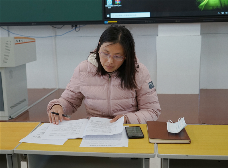 玩球平台新密校区召开疫情防控工作会议