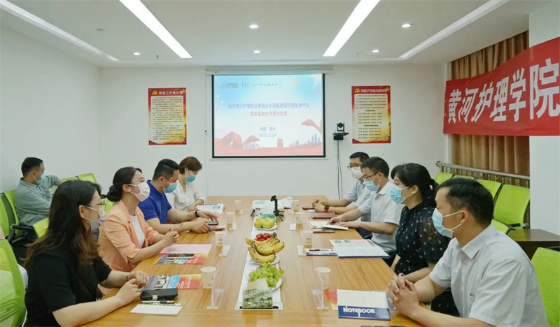 访企拓岗促就业 玩球平台在行动