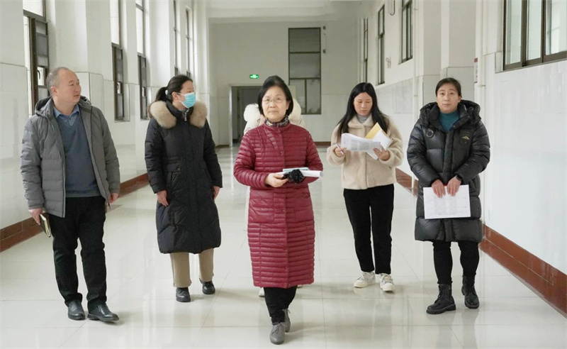 玩球开展新学期第一天教学检查