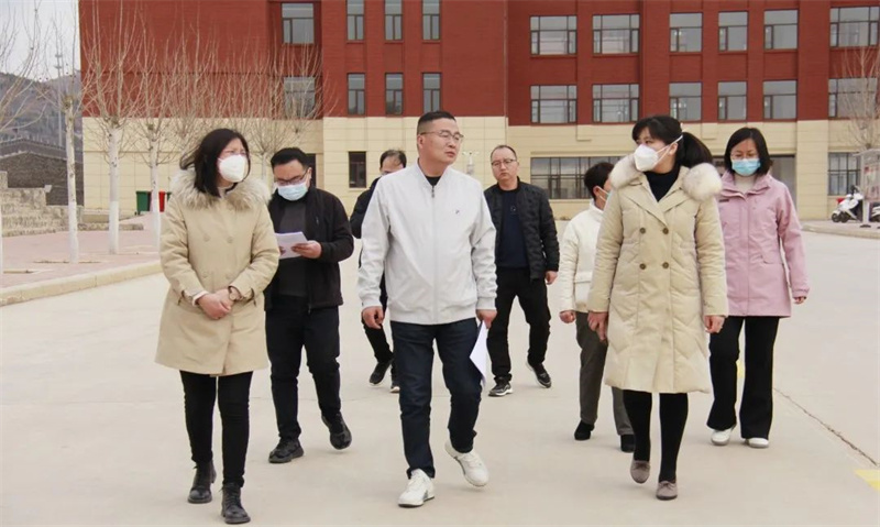 新密市纪委领导一行到玩球新密校区调研清廉学校建设工作