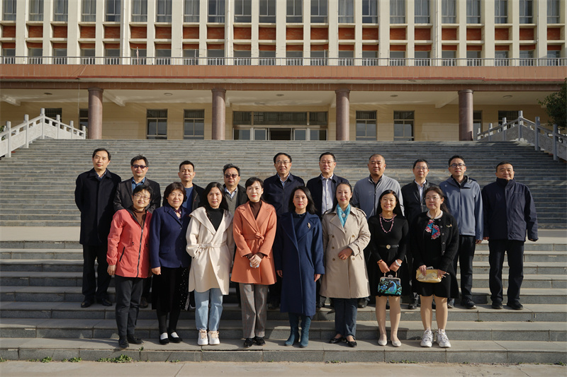 玩球召开2022年度职称评审会议