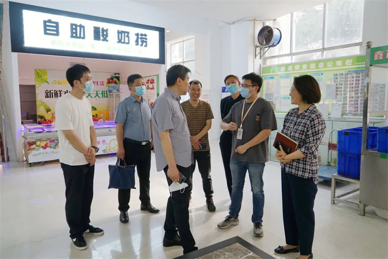 省教育厅平安校园创建工作考核组到玩球检查指导工作