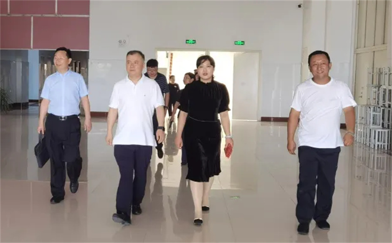 新密市委常委、统战部部长刘军杰一行莅临玩球新密校区走访调研