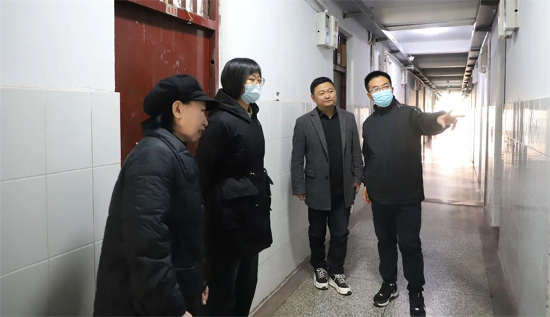 玩球开展宿舍安全隐患大排查