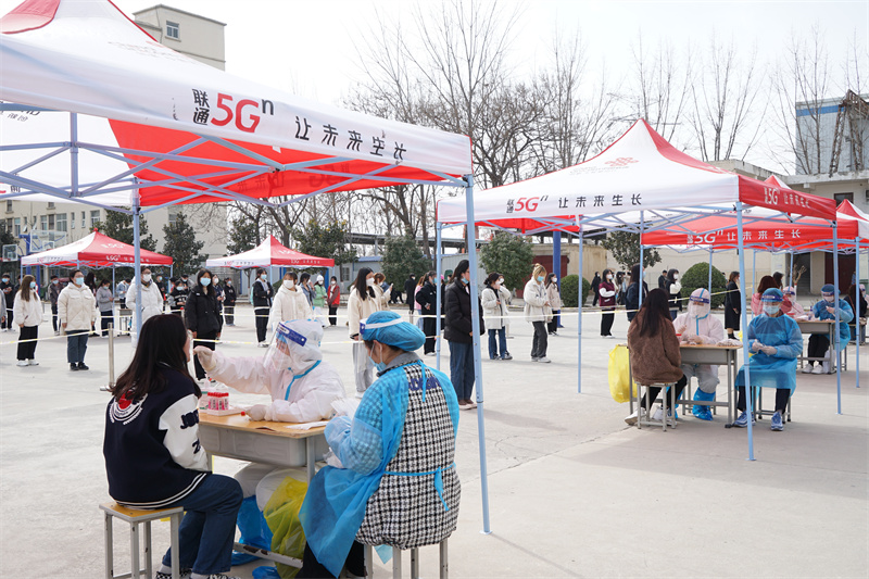 玩球开展返校师生全员核酸检测