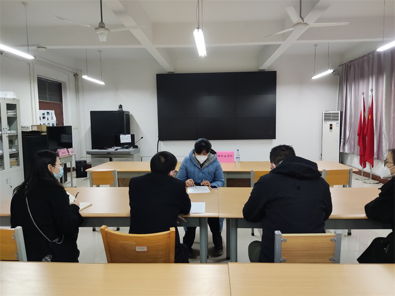 玩球组织观看河南省2023届普通高校毕业生就业创业工作网络视频会议