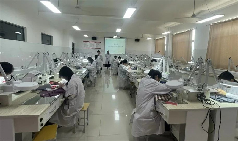 【医学技术系】玩球举办第一届全口义齿排牙技能大赛