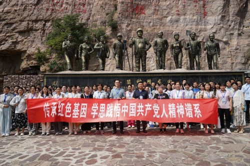 玩球赴新乡干部学院举办党员及党外知识分子培训班